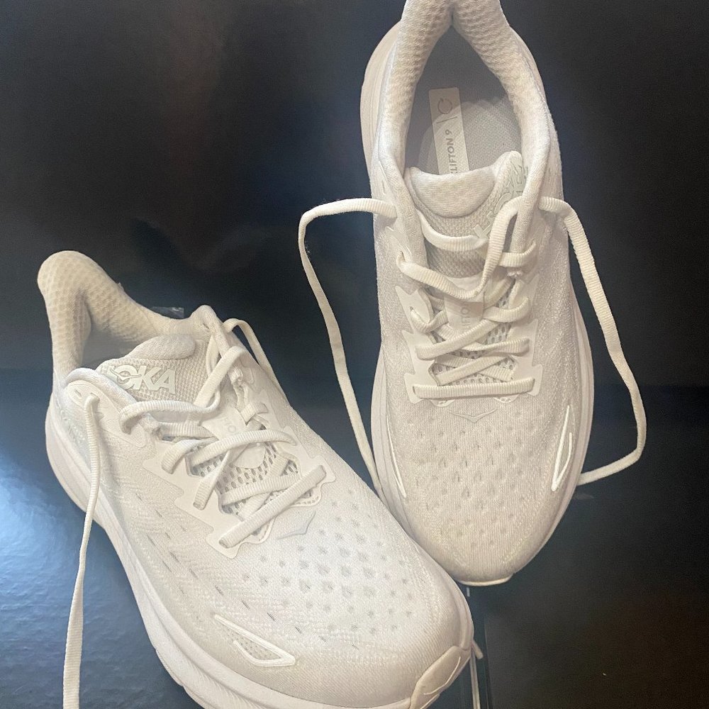 HOKA One One Woman's Clifton 9 Sneaker, White